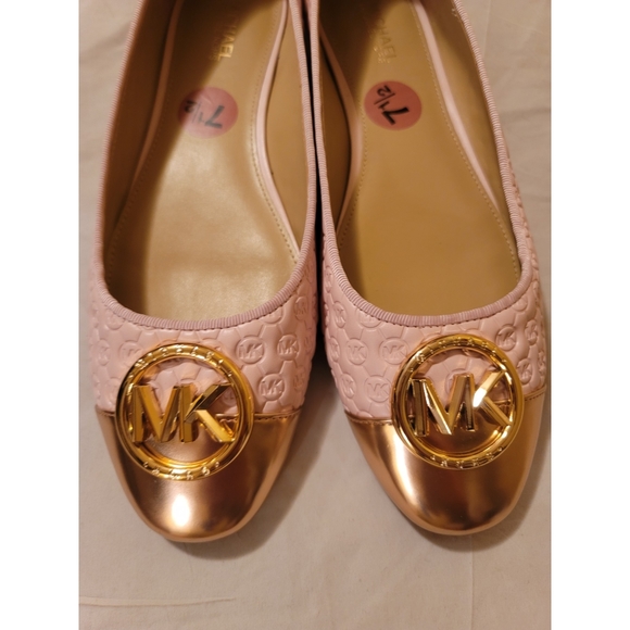 MICHAEL KORS Ballet Flats Pink With Gold Logo & Toe Caps Size 7.5 - Picture 3 of 13